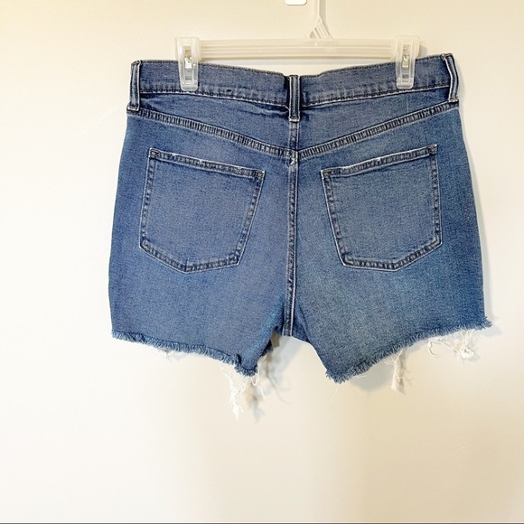 GAP 2020 high rise button fly distressed denim short 3.5” inseam - Picture 3 of 10